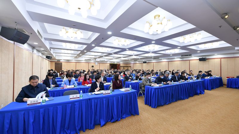 上班族学历提升，专升本与自考的路径选择解析